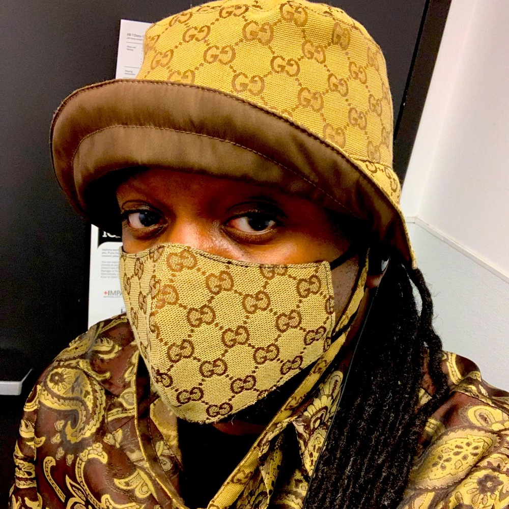 Meet your Posher, Ty